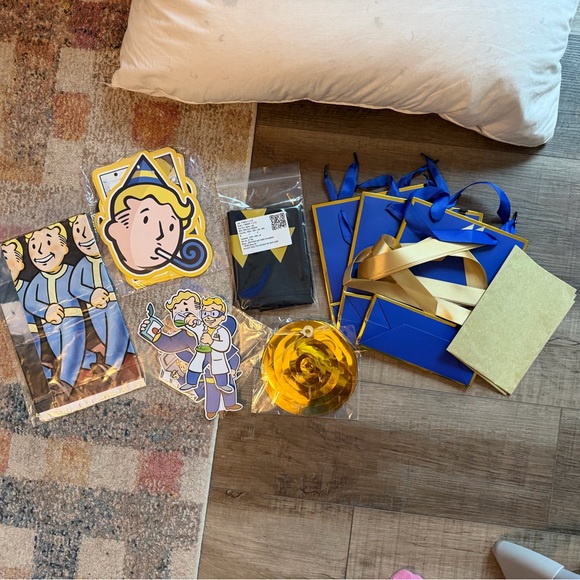 Fall Out Vault Decorations - Picture 3 of 3